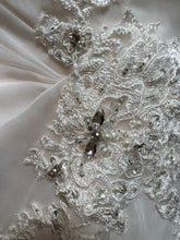 Load image into Gallery viewer, Y11556 - Sparrow