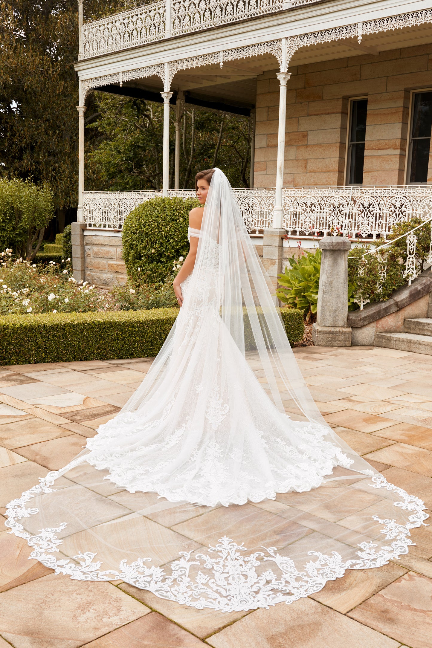 Y22277VEIL