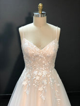 Load image into Gallery viewer, Nicole