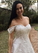 Load image into Gallery viewer, Isabella