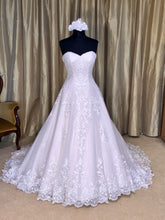 Load image into Gallery viewer, Isabella